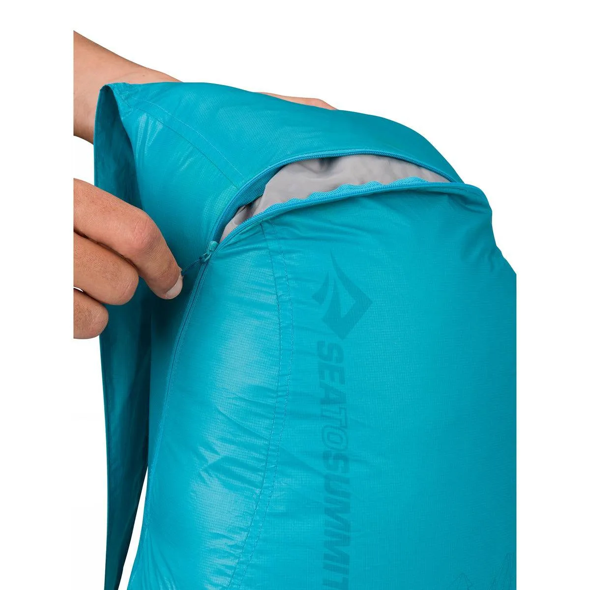 Sea to Summit ultra-sil travel daypack image 2